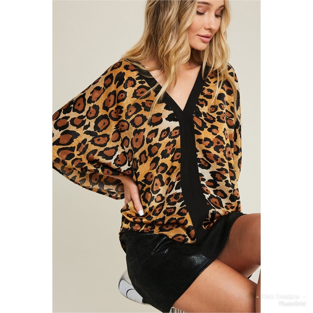 โค๏ธLAST 2! Leopard Print V-Neck Kimono Top! - Picture 6 of 8